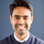 portrait of Sarvesh Baveja of Fundbox in front of grey background