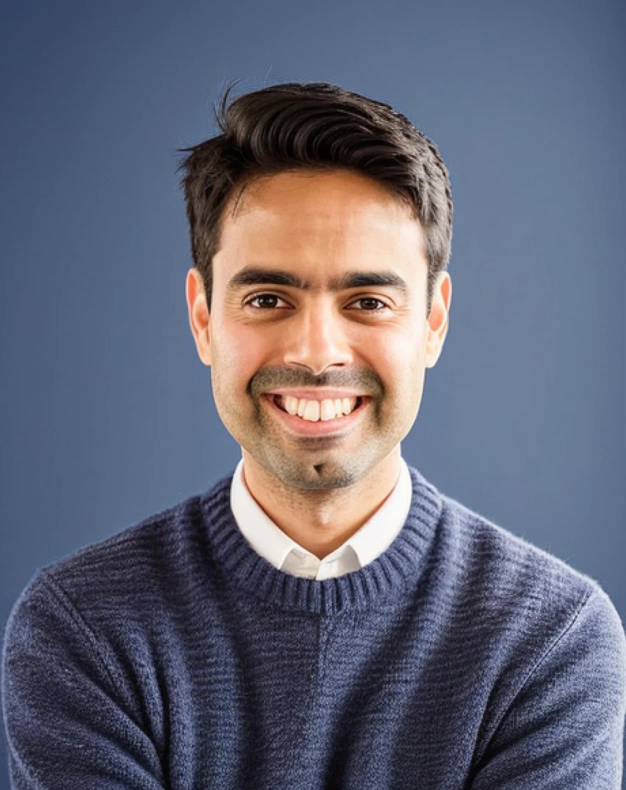 portrait of Sarvesh Baveja of fundbox in front of grey background